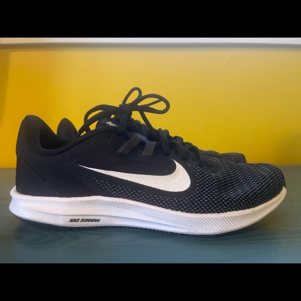 NEW Women’s 7.5 Nike Downshifter Running Sneakers